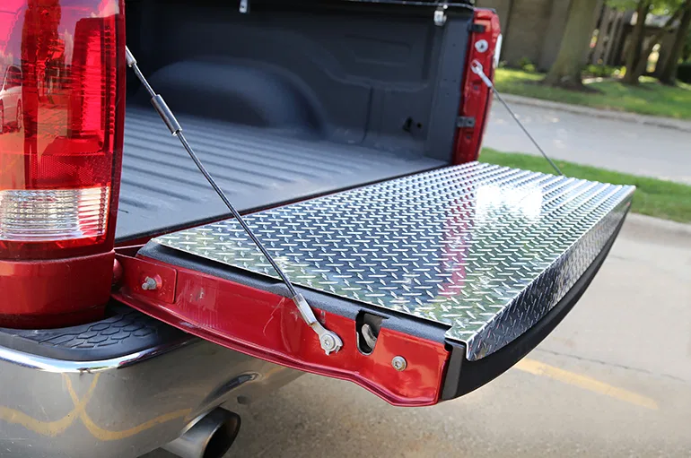 DZ4145 – DEE ZEE Tailgate Protector, Full Tailgate Diamond Plated Aluminum - view 3
